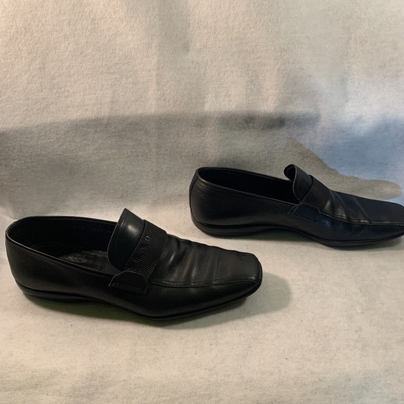 Prada Loafers US 8.5 size Leather with rubber soles Gently worn - Picture 3 of 8